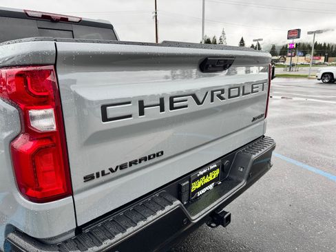 Used 2024 Chevrolet Silverado 1500 ZR2 w/ Technology Package AWD/4WD image 42