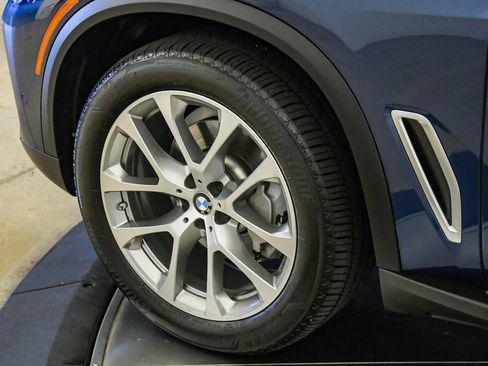 Certified 2022 BMW X5 sDrive40i w/ Luxury Seating Package RWD image 10