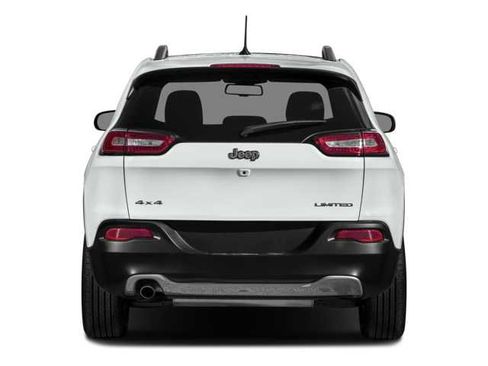 Used 2017 Jeep Cherokee Trailhawk image 5