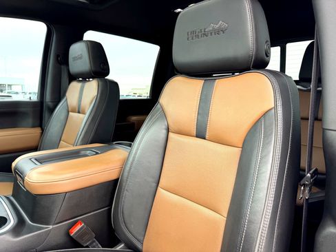 Used 2022 Chevrolet Silverado 2500 High Country w/ Z71 Off-Road Package image 13