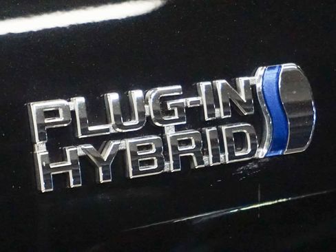 Used 2024 Toyota RAV4 SE image 13