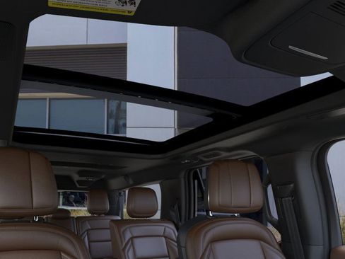 New 2025 Lincoln Navigator L Reserve image 22