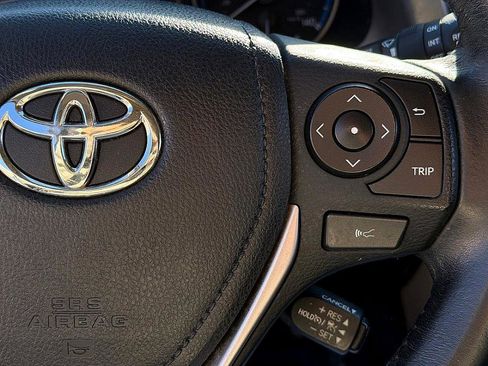 Used 2018 Toyota RAV4 XLE image 17