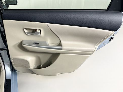 Used 2012 Toyota Prius V Five FWD image 29
