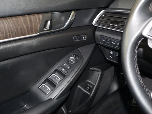 Certified 2022 Honda Accord Touring image 34