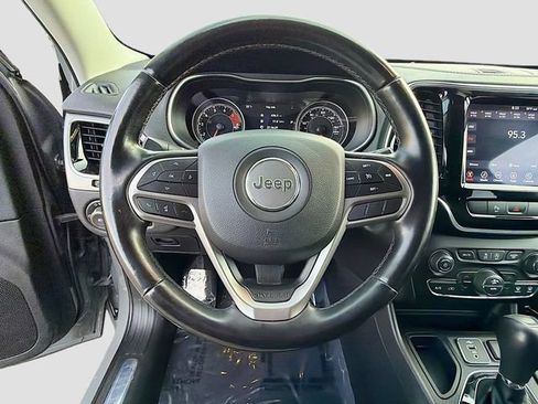 Used 2020 Jeep Cherokee Limited FWD image 38