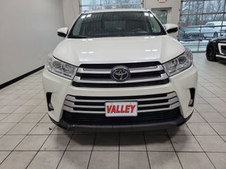Used 2019 Toyota Highlander XLE video 2