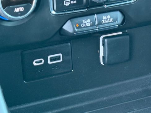 Used 2023 Chevrolet Tahoe LS image 20