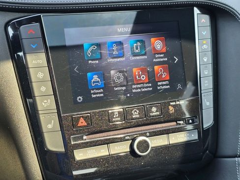 Certified 2024 INFINITI QX55 Luxe image 30