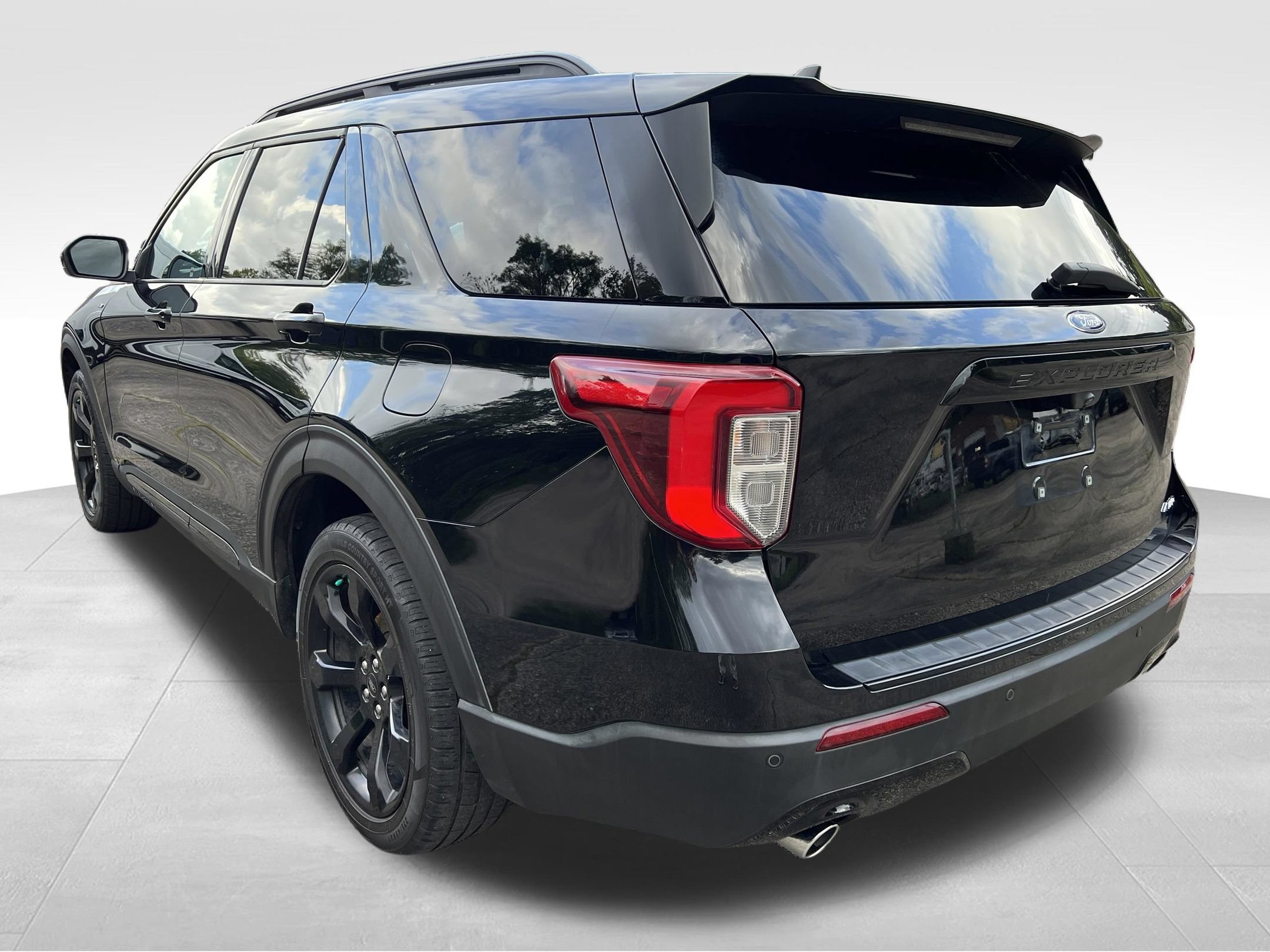 Used 2023 Ford Explorer ST-Line AWD/4WD image 9