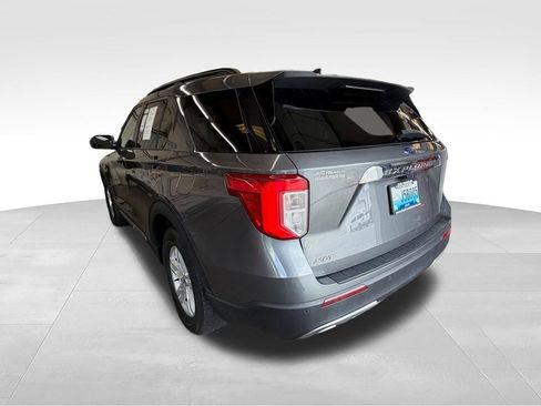Used 2023 Ford Explorer XLT w/ Equipment Group 202A RWD image 4