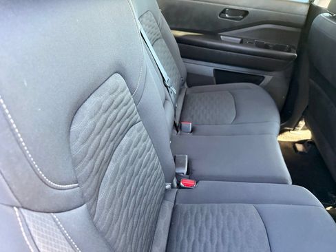 Certified 2025 Nissan Pathfinder SV AWD/4WD image 13