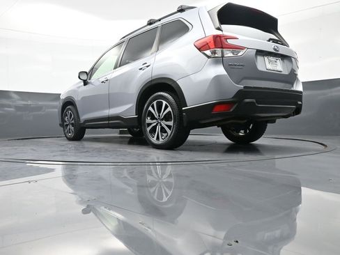 Used 2021 Subaru Forester Limited image 32