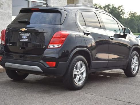 Used 2019 Chevrolet Trax LT w/ LT Convenience Package AWD/4WD image 16
