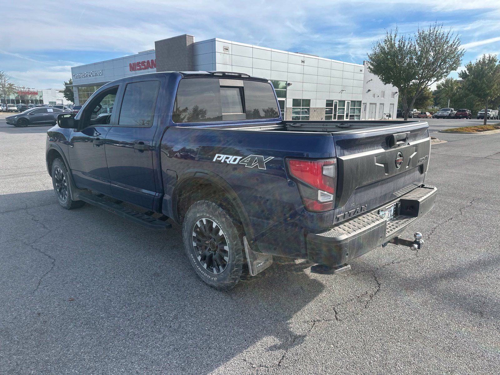 Used 2021 Nissan Titan PRO-4X w/ Pro-4x Convenience Package AWD/4WD image 10