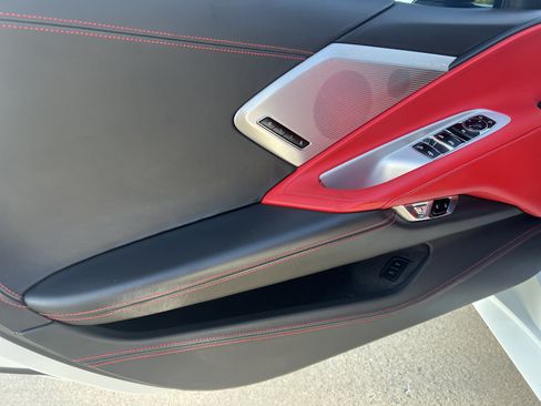 Used 2021 Chevrolet Corvette Stingray Premium Conv w/ Z51 Performance Package RWD image 12