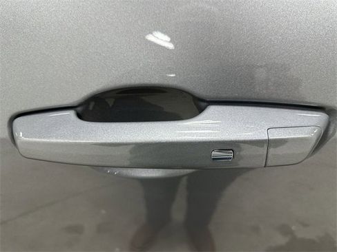 Used 2025 Chevrolet Traverse Z71 w/ Enhanced Driving Package image 13