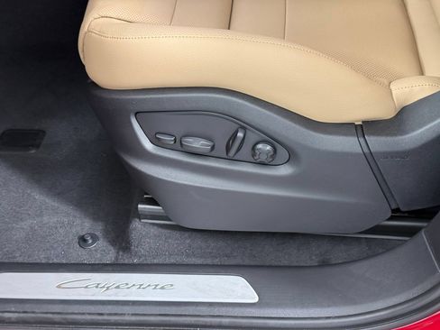 Certified 2026 Porsche Cayenne AWD/4WD image 16