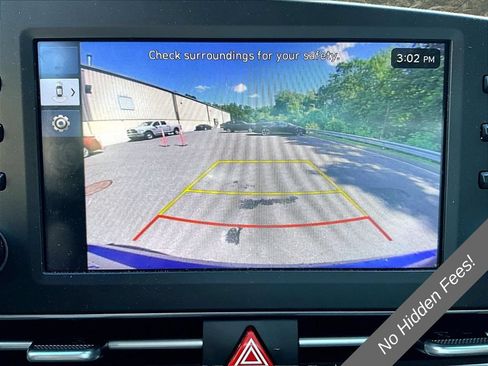 Used 2025 Hyundai Elantra SE FWD image 17