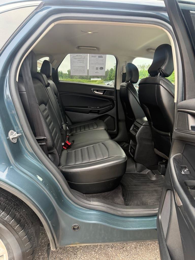 Used 2016 Ford Edge SEL w/ Equipment Group 201A AWD/4WD image 16