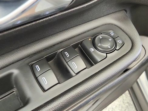 Used 2024 GMC Terrain SLT AWD/4WD image 22