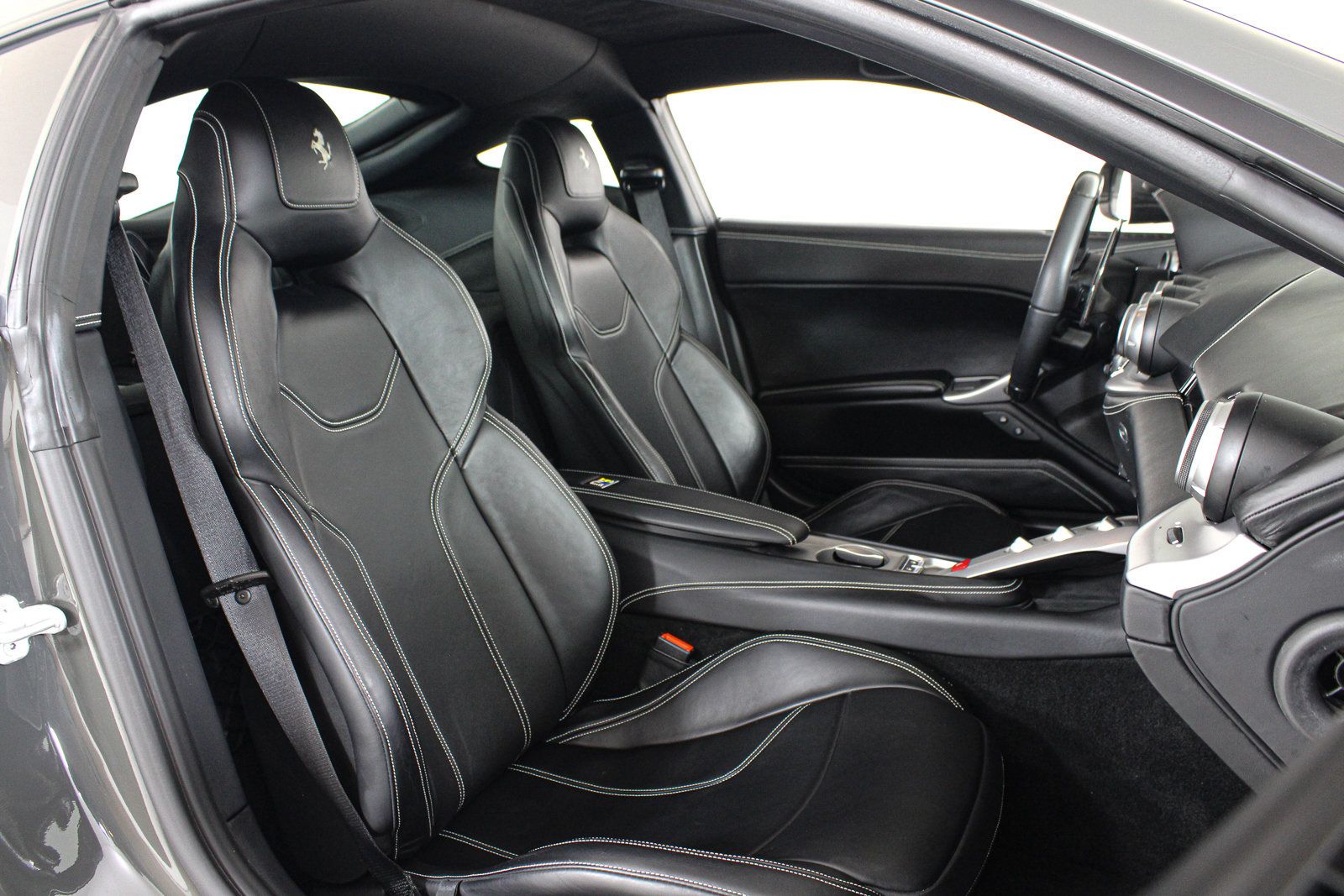 Used 2015 Ferrari F12 Berlinetta RWD image 28