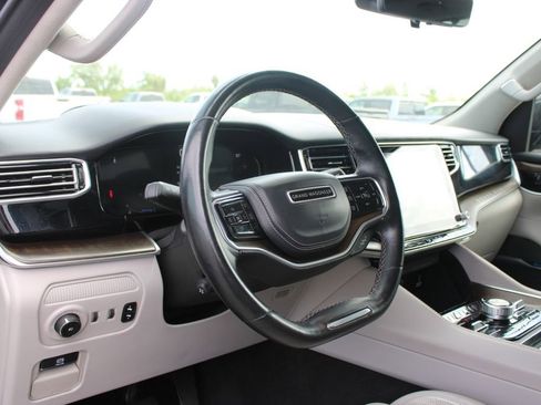 Used 2023 Jeep Grand Wagoneer Series II w/ Flexible Seating Group AWD/4WD image 22