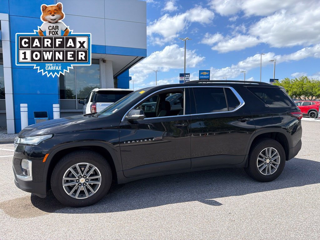 Used 2023 Chevrolet Traverse LT FWD image 2