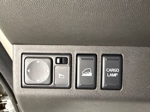 Used 2018 Nissan Frontier PRO-4X AWD/4WD image 19