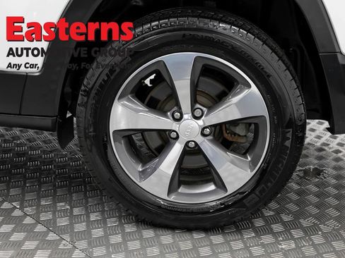 Used 2019 Jeep Cherokee Limited AWD/4WD image 35