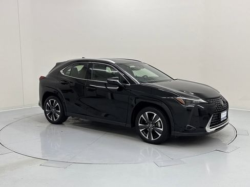 Used 2023 Lexus UX 250h AWD w/ Premium Package image 8