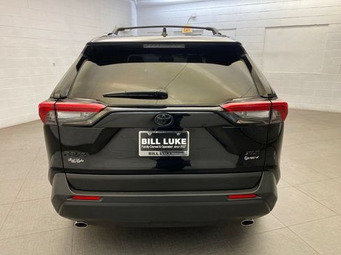 Used 2025 Toyota RAV4 XLE AWD/4WD image 7