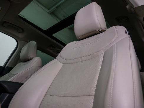 Used 2023 Ford Explorer Platinum w/ Technology Package image 20