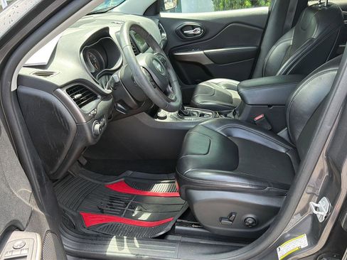 Used 2020 Jeep Cherokee Latitude Plus AWD/4WD image 10