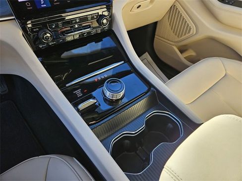 Used 2025 Jeep Grand Cherokee L Limited image 24