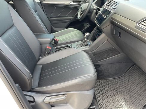 Used 2024 Volkswagen Tiguan SE FWD image 27