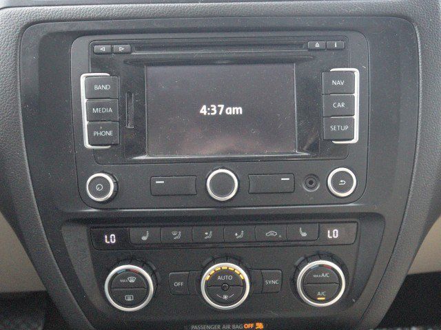 Used 2013 Volkswagen Jetta SEL FWD image 21