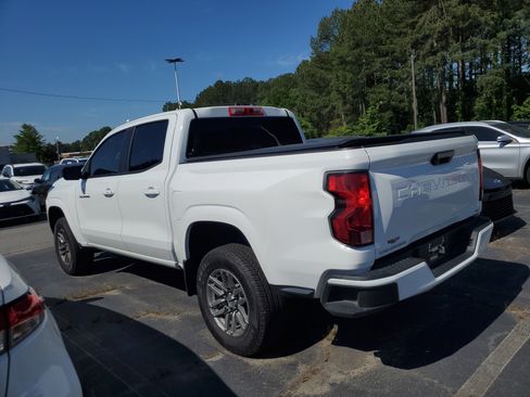 Used 2023 Chevrolet Colorado LT RWD image 4