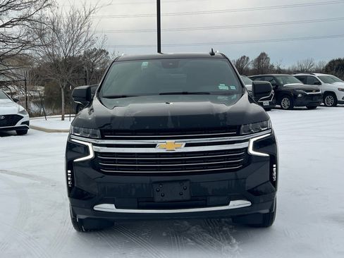 Used 2024 Chevrolet Suburban LT image 2