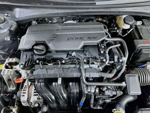 Used 2024 Hyundai Elantra SEL image 28