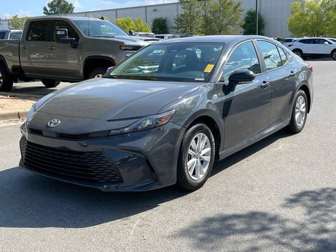 Used 2025 Toyota Camry LE FWD image 3