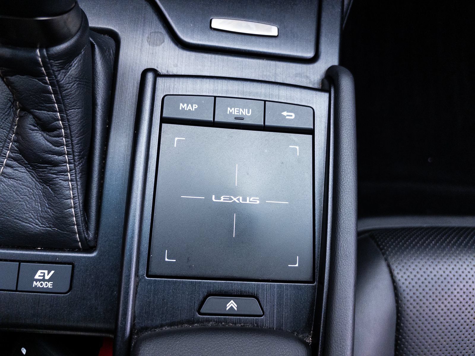 Used 2020 Lexus ES 300h w/ Premium Package FWD image 30