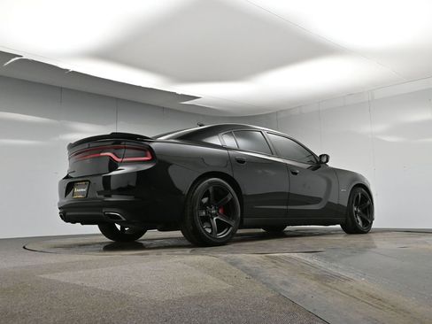 Used 2018 Dodge Charger R/T w/ Blacktop Package image 40