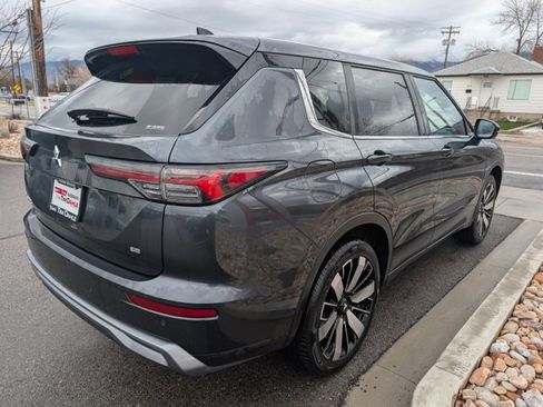 Used 2025 Mitsubishi Outlander SE image 4