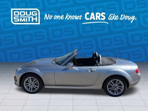 Used 2014 MAZDA MX-5 Miata Sport image 2