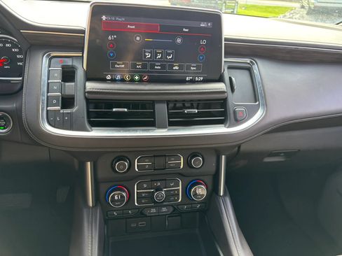 Used 2021 Chevrolet Suburban Z71 w/ Z71 Off-Road Package AWD/4WD image 24