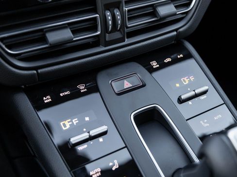 Certified 2026 Porsche Macan image 26