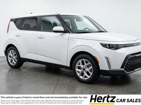 Used 2025 Kia Soul LX w/ LX Technology Package FWD image 1