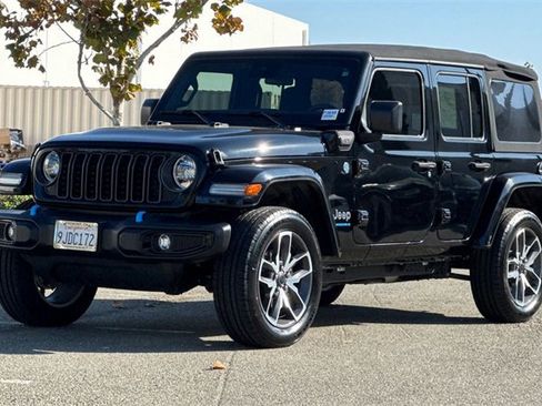 Used 2024 Jeep Wrangler Unlimited image 8