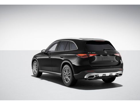 Used 2023 Mercedes-Benz GLC 300 4MATIC image 12